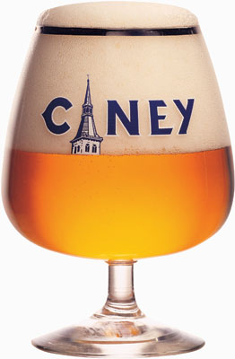 Das Bier Ciney Blond wird hier als Produktbild gezeigt.