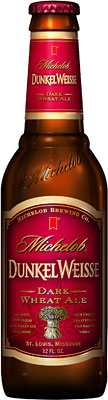 Das Bier Michelob Dunkel Weisse wird hier als Produktbild gezeigt.